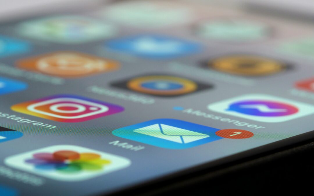 Real-Time Alerts for Risky Communication Behaviour